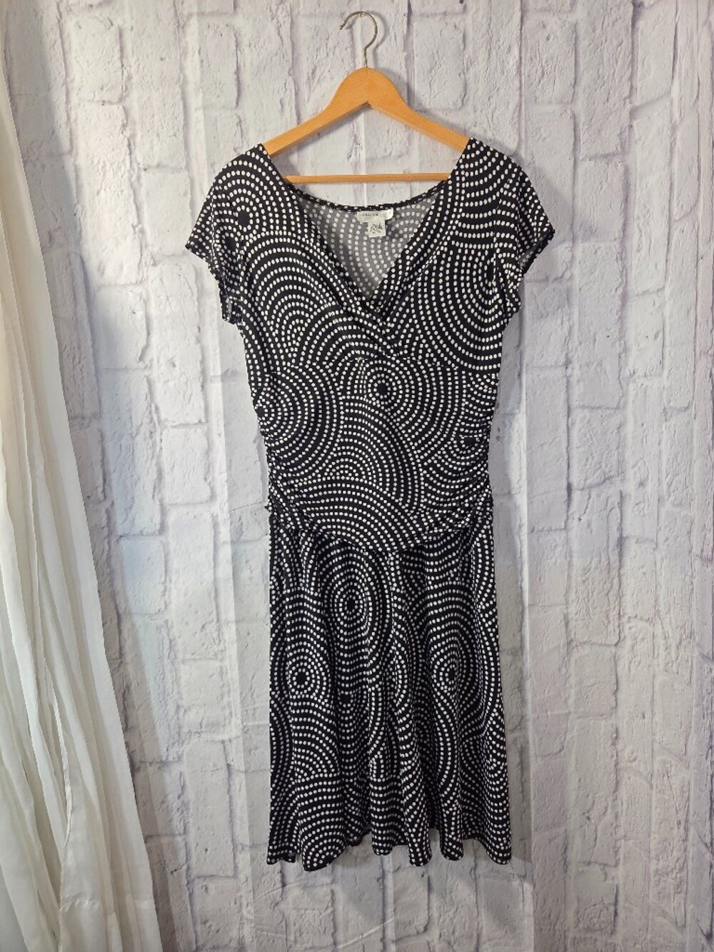London Style Size 14 Black White Polka Dot Swirl Ruched Bodice Knee Length Dress